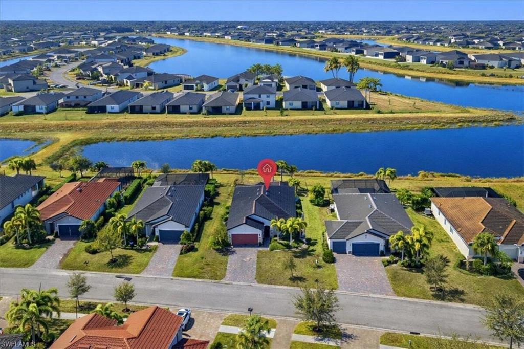 HAMPTON LAKES - Residential