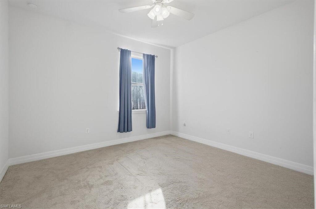 HAMPTON LAKES - Residential