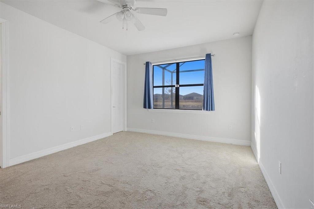 HAMPTON LAKES - Residential