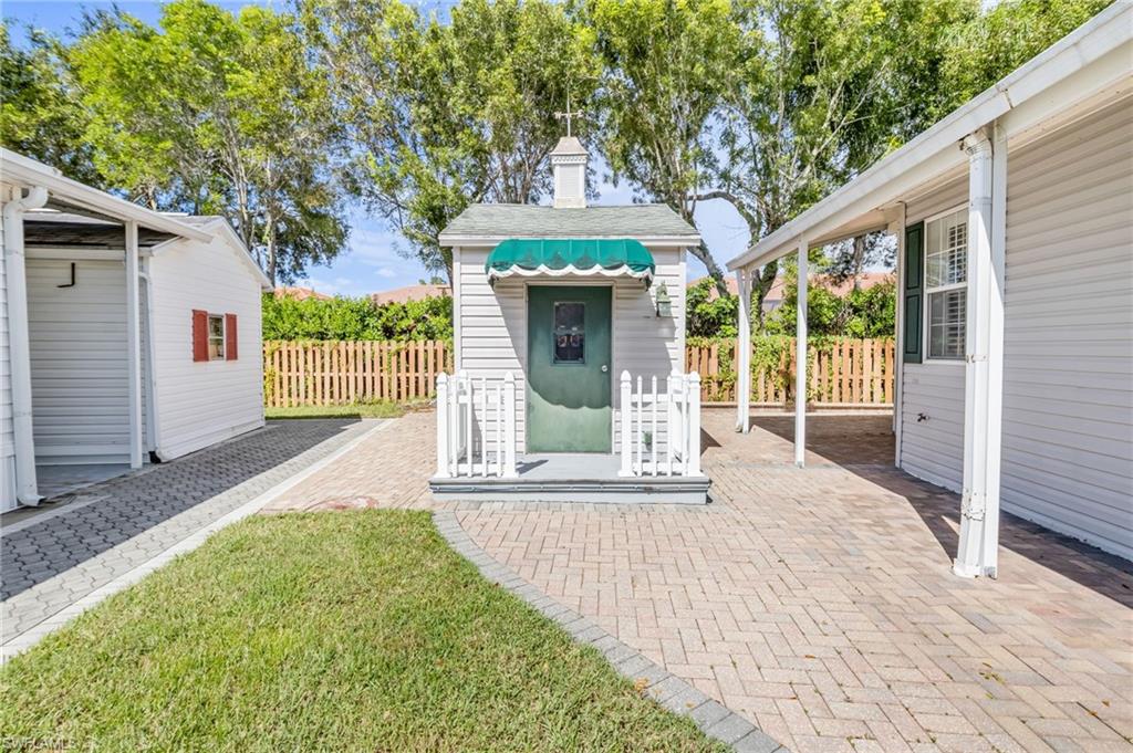1003 Crystal Lake DR