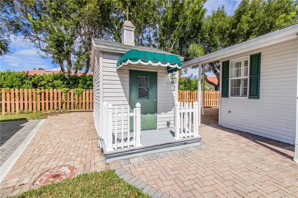 1003 Crystal Lake DR