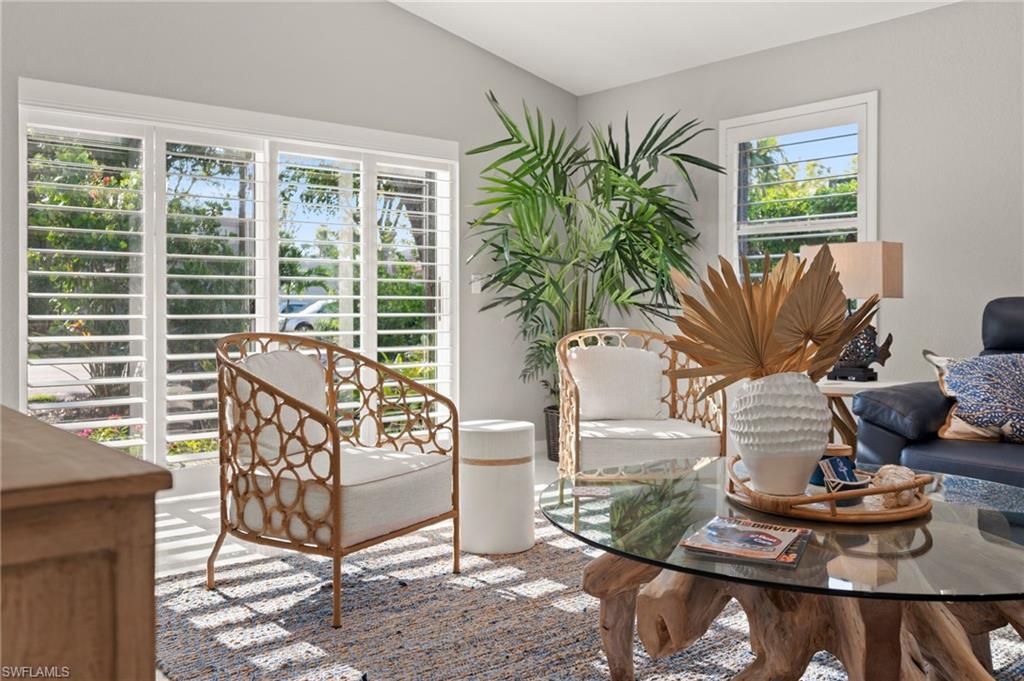 RIVERSIDE YACHT CLUB - Residential