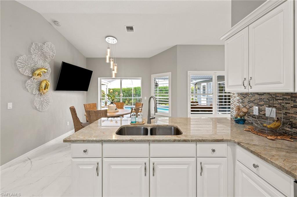 RIVERSIDE YACHT CLUB - Residential