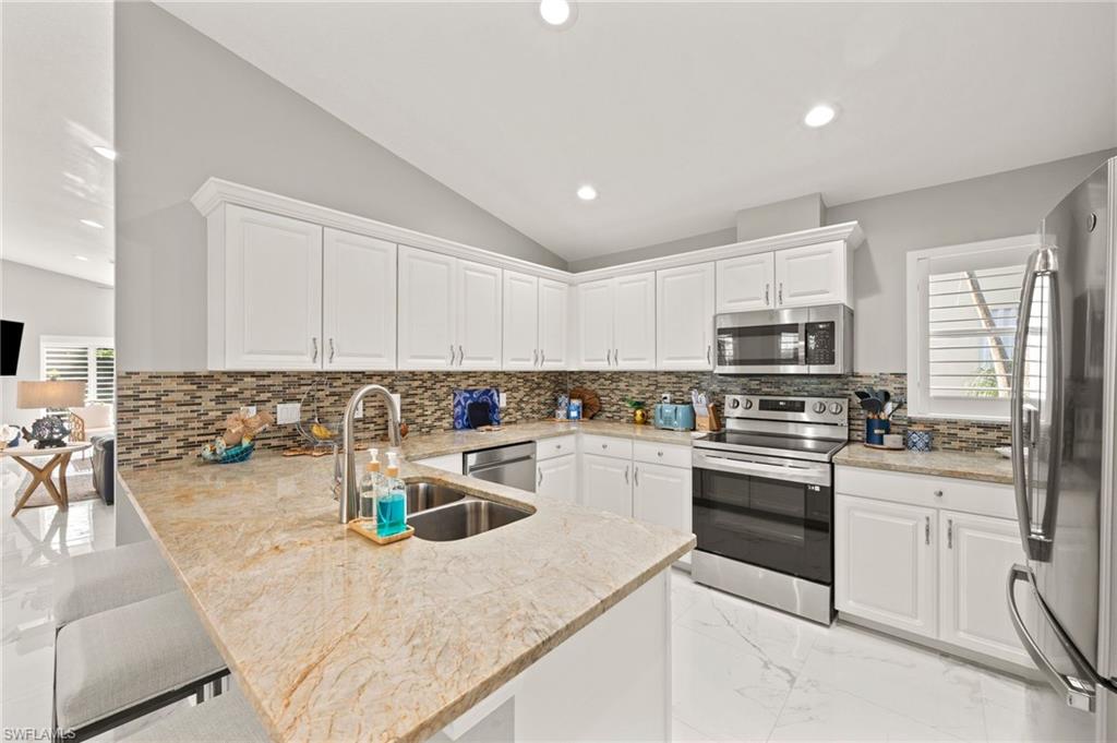 RIVERSIDE YACHT CLUB - Residential