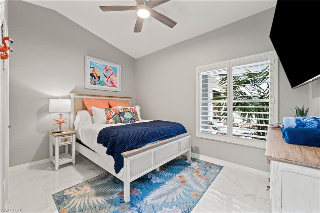 RIVERSIDE YACHT CLUB - Residential