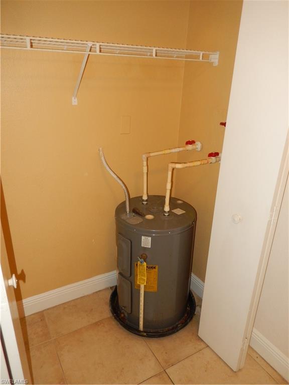 VENETIAN PALMS - Residential Lease