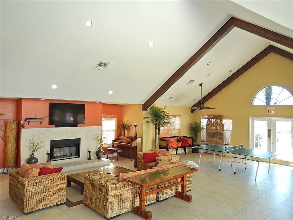 VENETIAN PALMS - Residential Lease