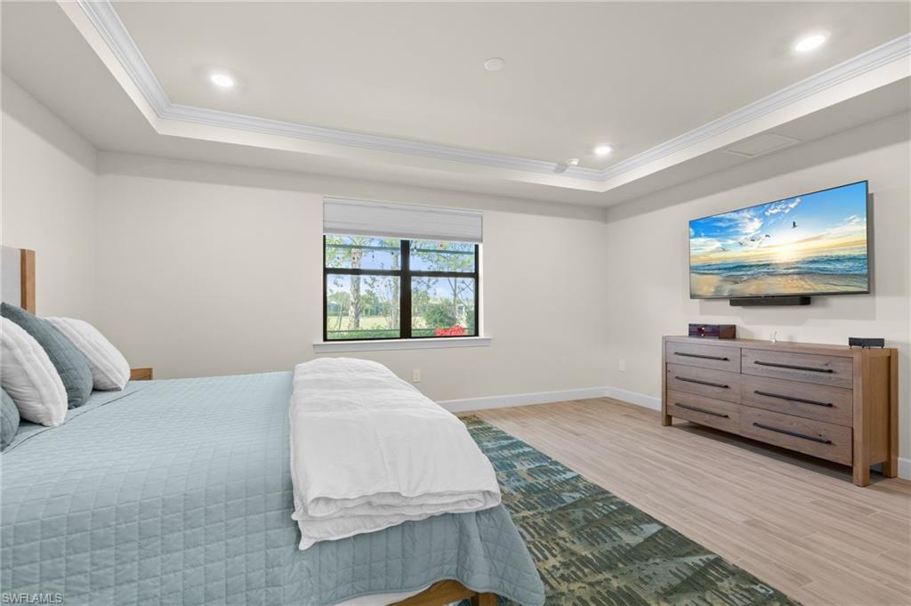 COUNTRY CLUB - Residential