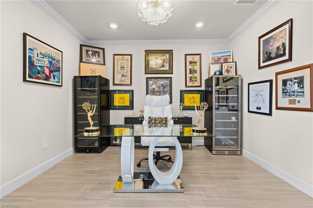 COUNTRY CLUB - Residential