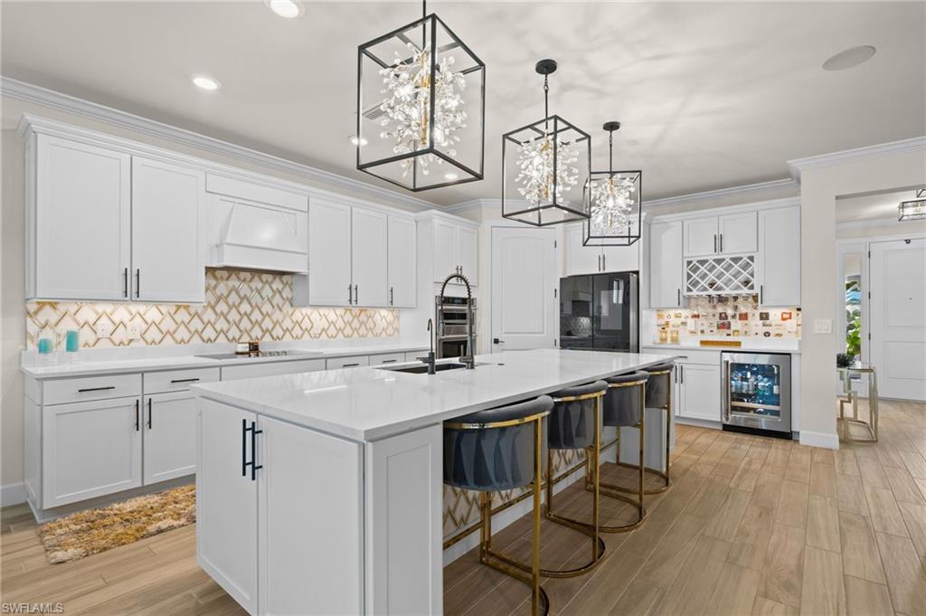 COUNTRY CLUB - Residential