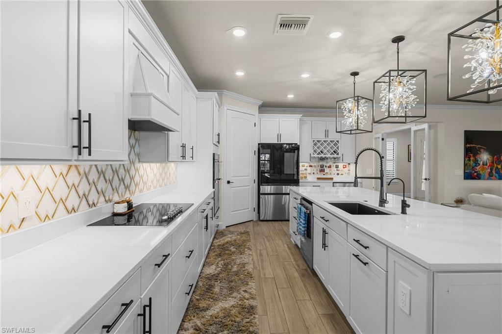 COUNTRY CLUB - Residential