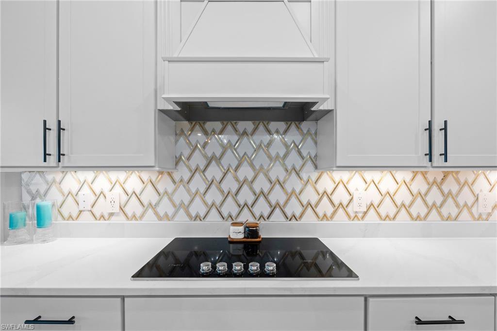 COUNTRY CLUB - Residential