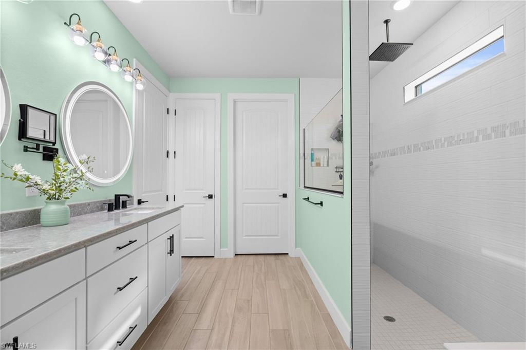 COUNTRY CLUB - Residential