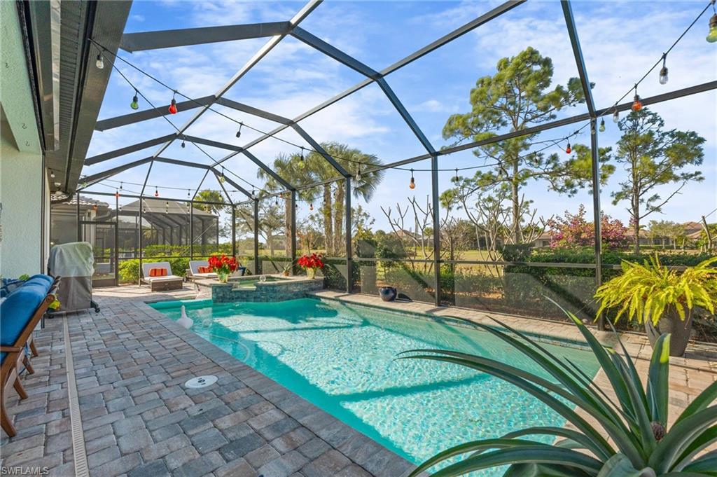 COUNTRY CLUB - Residential