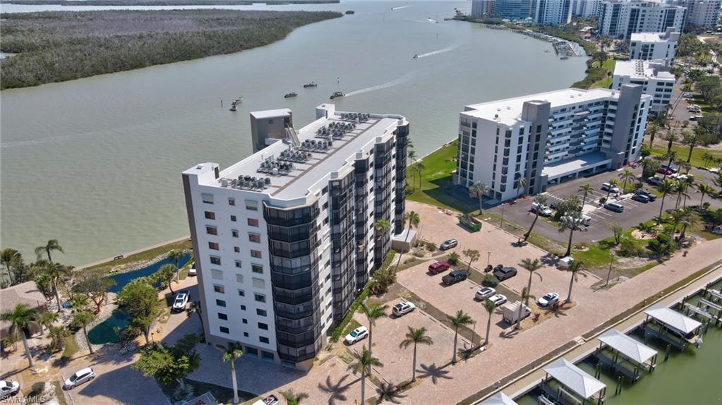 HARBOUR POINTE CONDO - Residential