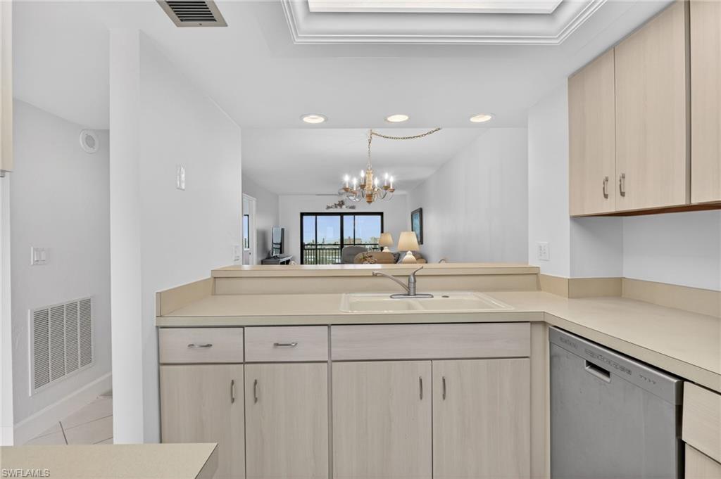 HARBOUR POINTE CONDO - Residential