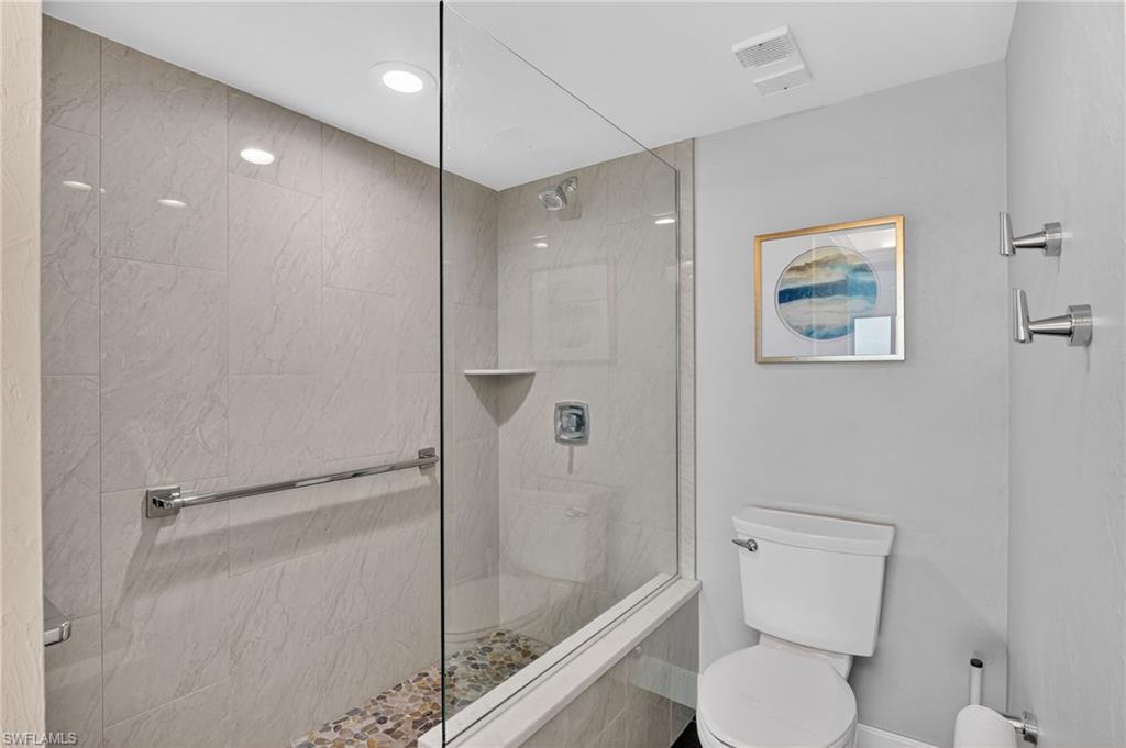 HARBOUR POINTE CONDO - Residential