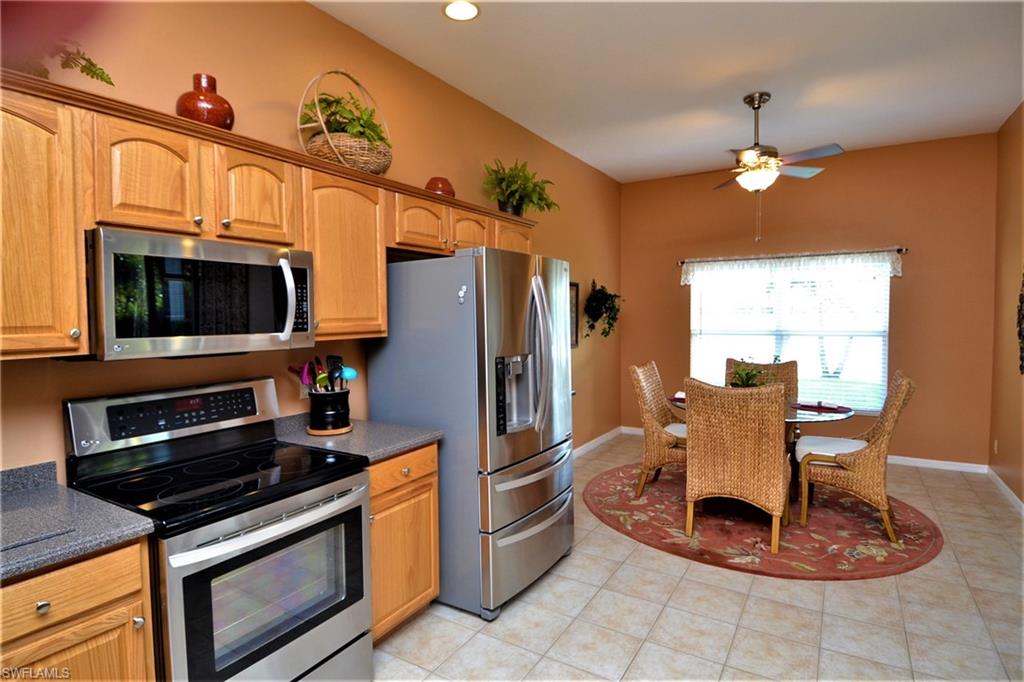 VALENCIA LAKES - Residential