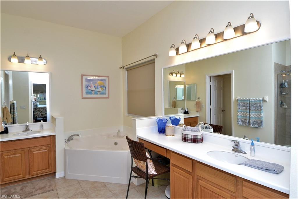 VALENCIA LAKES - Residential