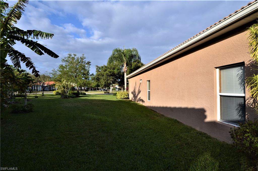 VALENCIA LAKES - Residential