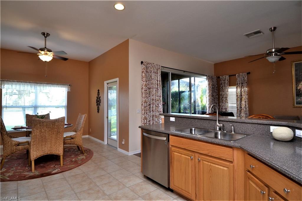 VALENCIA LAKES - Residential