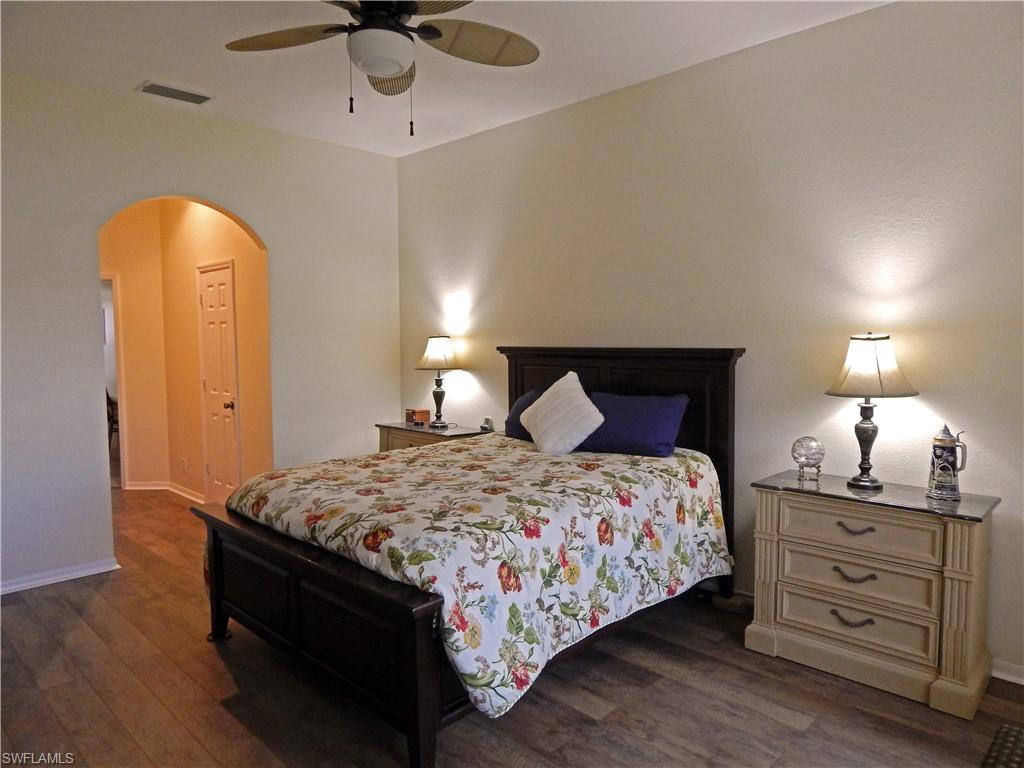 VALENCIA LAKES - Residential