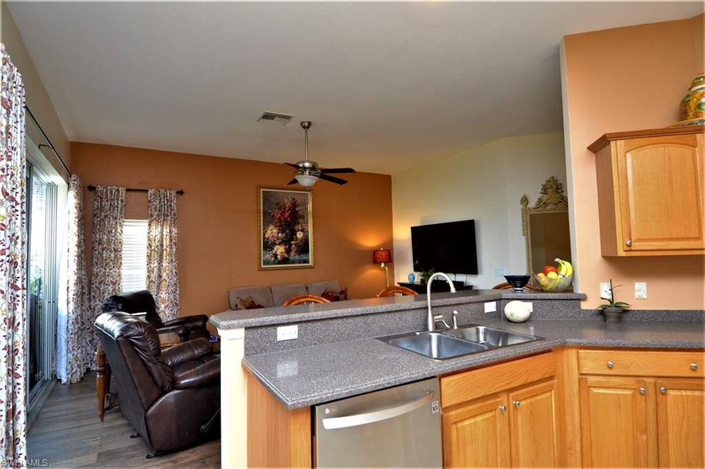 VALENCIA LAKES - Residential