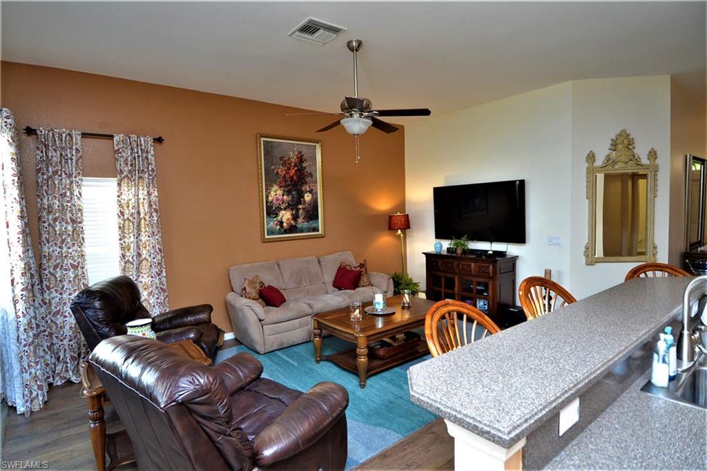 VALENCIA LAKES - Residential