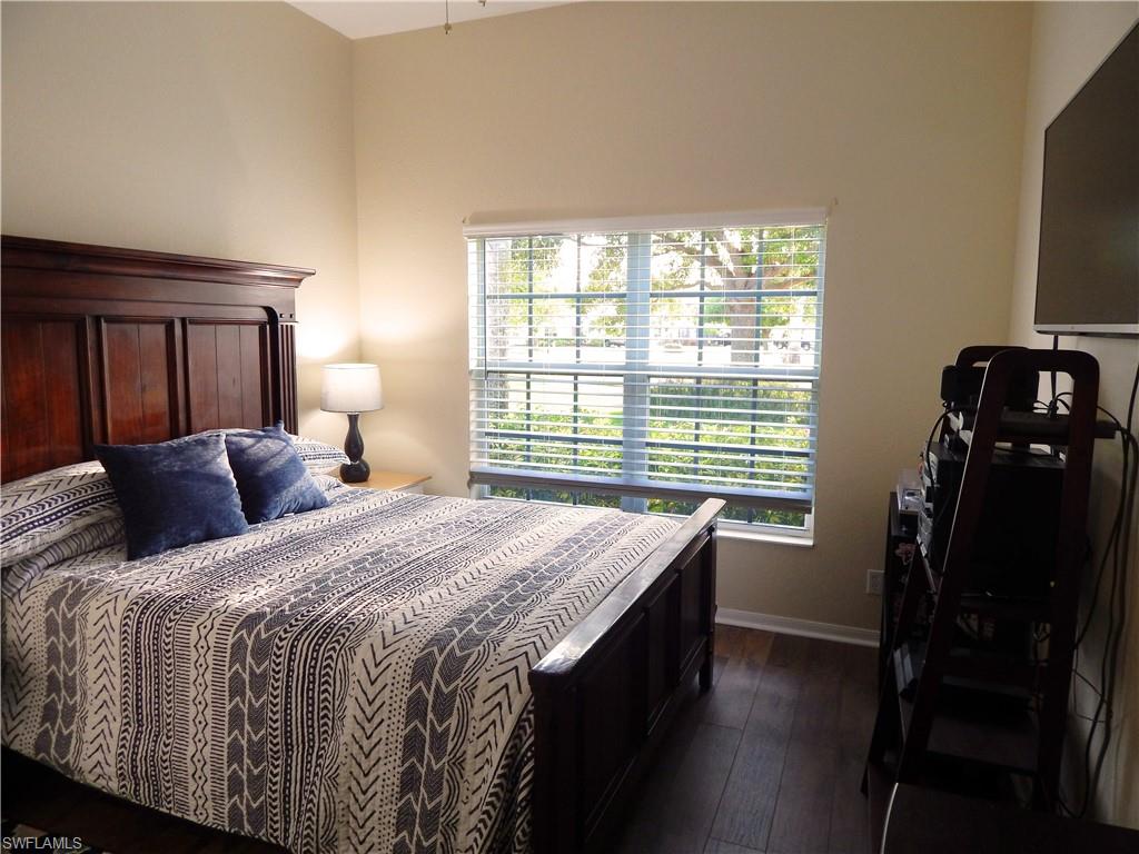 VALENCIA LAKES - Residential