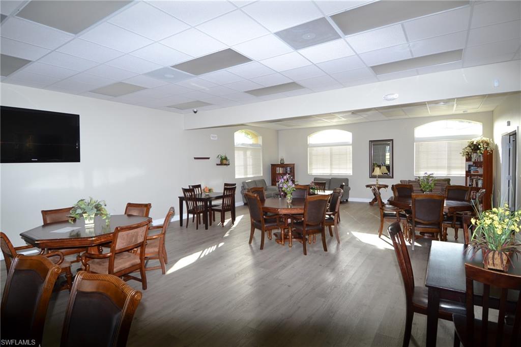 VALENCIA LAKES - Residential