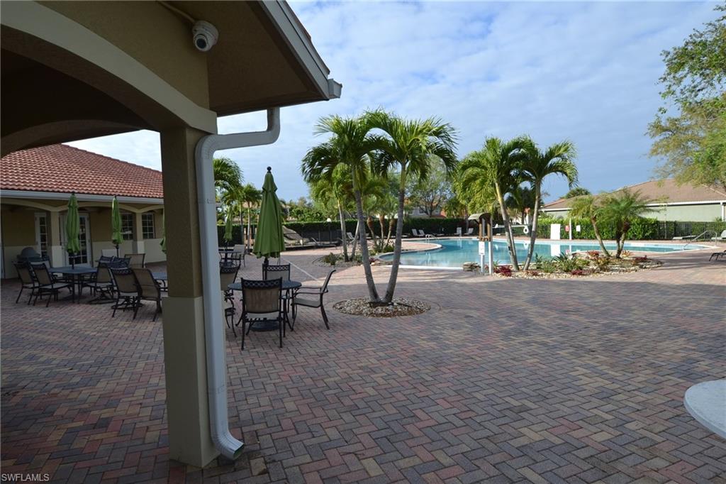 VALENCIA LAKES - Residential