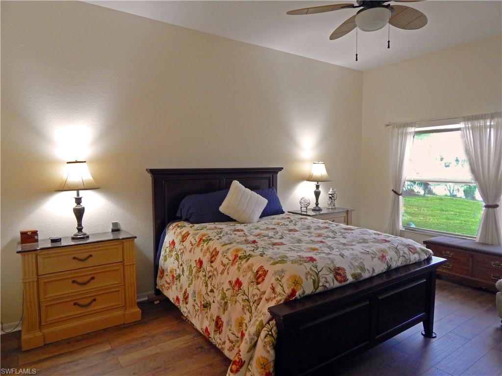 VALENCIA LAKES - Residential