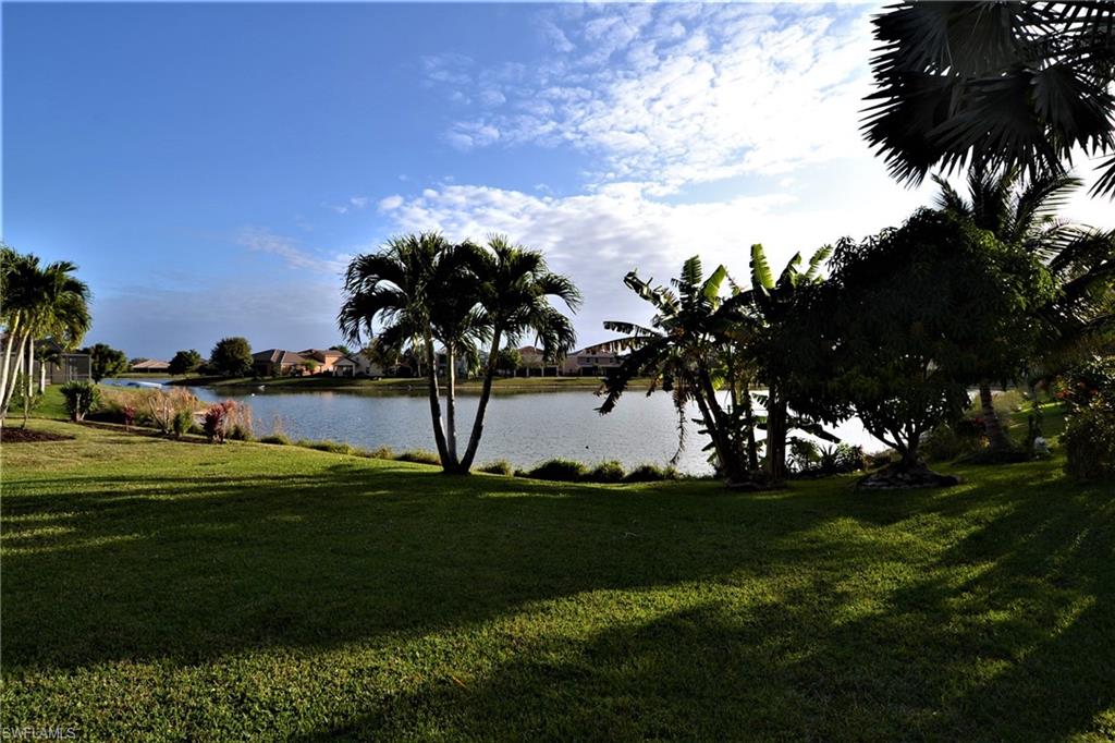 VALENCIA LAKES - Residential