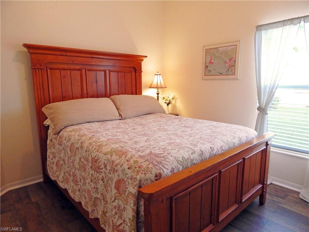 VALENCIA LAKES - Residential