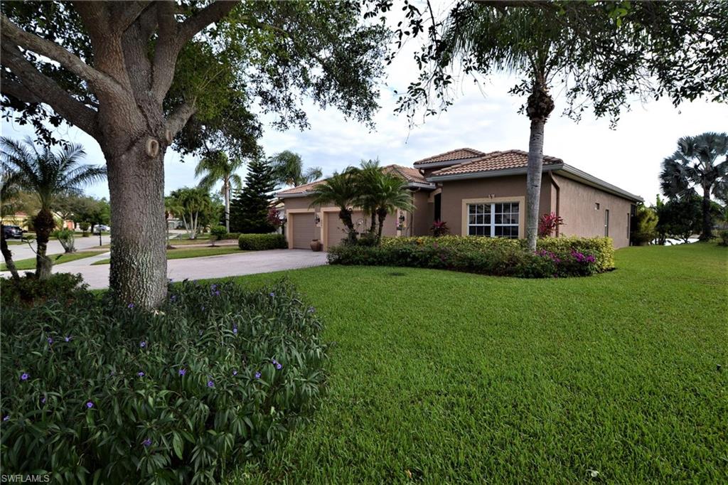 VALENCIA LAKES - Residential