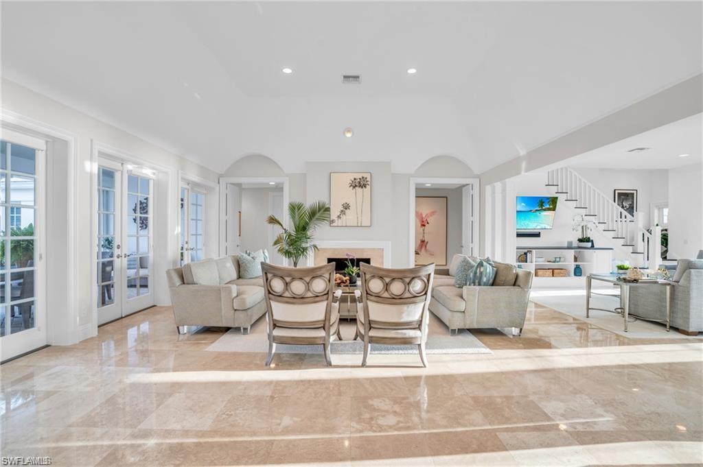 OLDE NAPLES - Residential