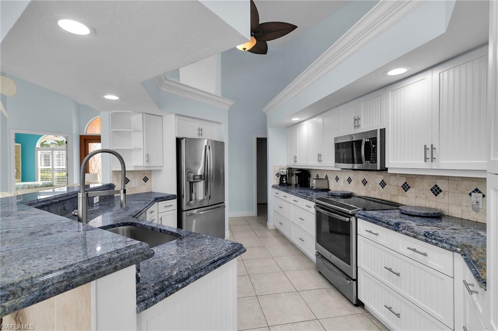 MARCO BEACH - Residential