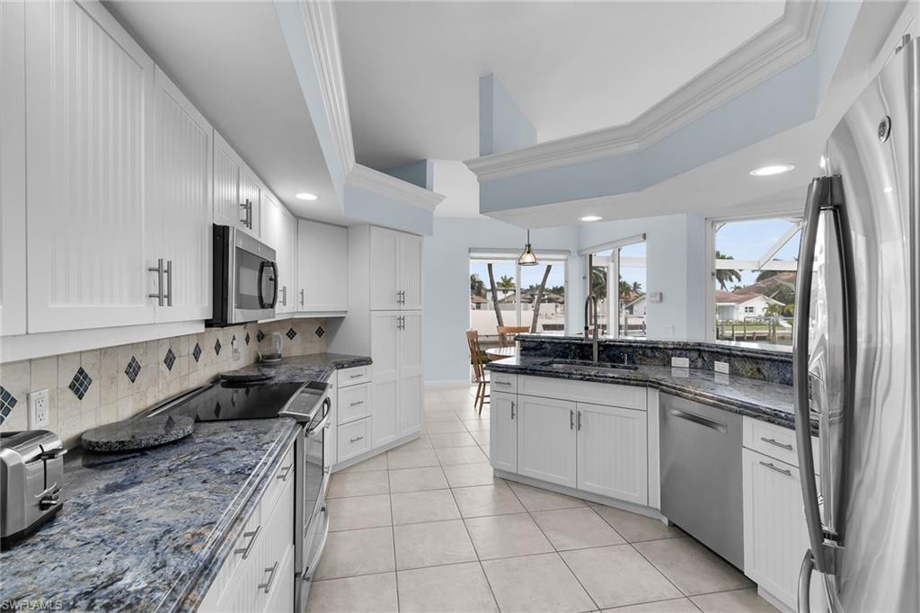 MARCO BEACH - Residential