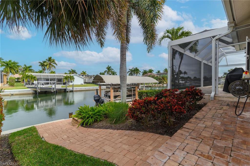 MARCO BEACH - Residential