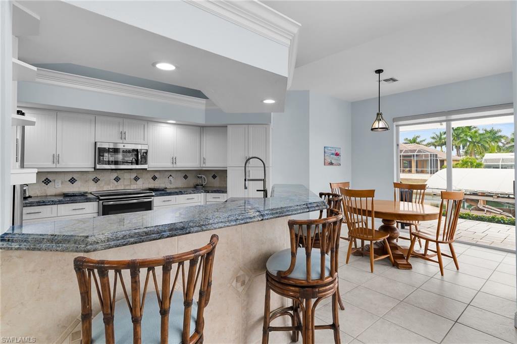 MARCO BEACH - Residential