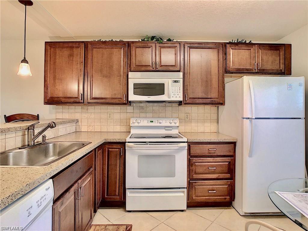 SUMMERLIN TRACE CONDO - Residential