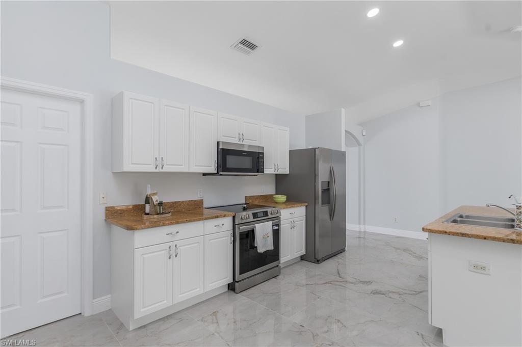 CAPE CORAL - Residential Lease