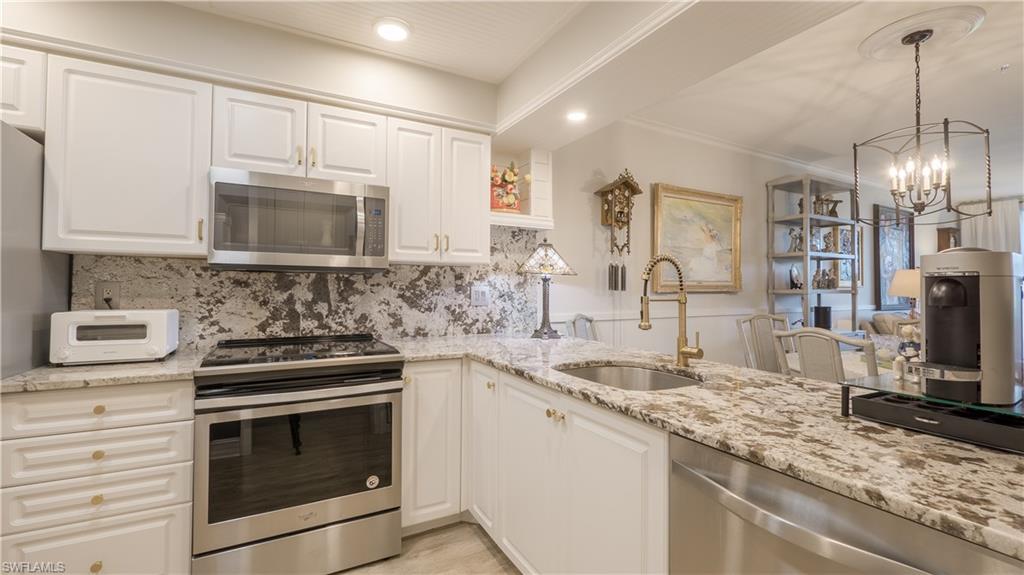 GOLFVIEW GOLF & RACQUET CLUB - Residential