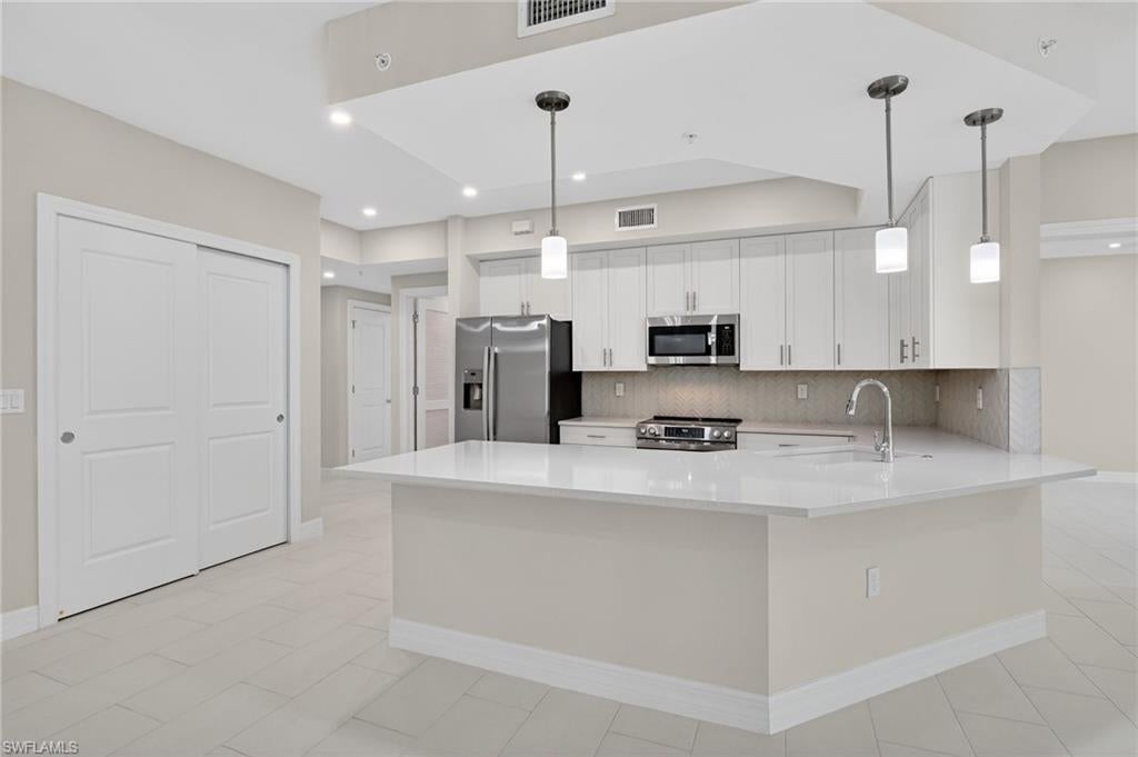 286 Indies DR E 101