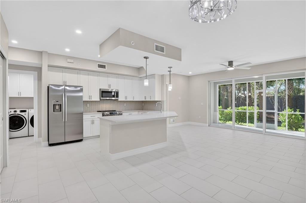 286 Indies DR E 101