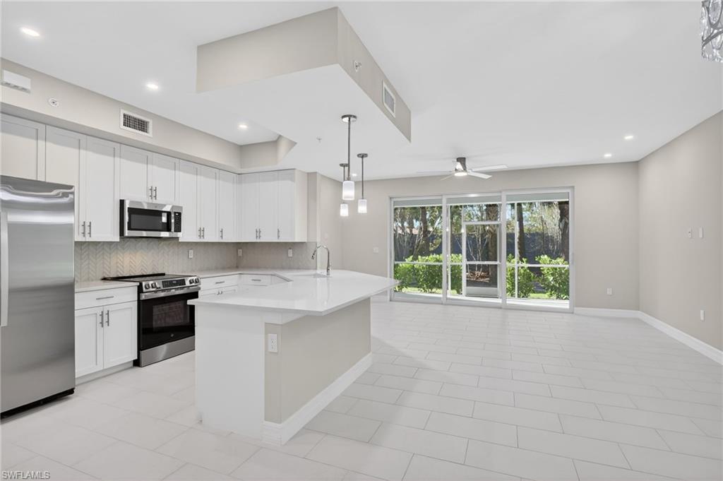 286 Indies DR E 101