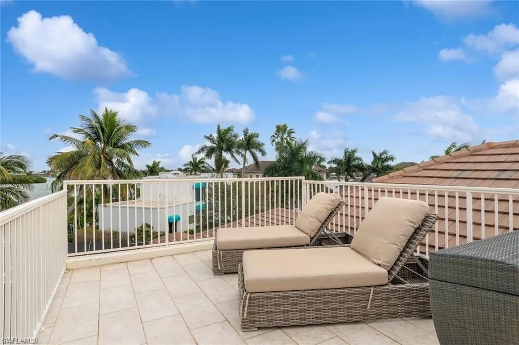 Marco Island, Florida 34145, United States, 4 Bedrooms Bedrooms, ,4 BathroomsBathrooms,Residential,Contingent,85210