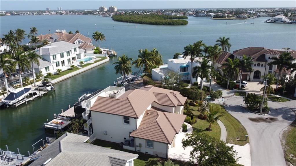 MARCO BEACH - Residential