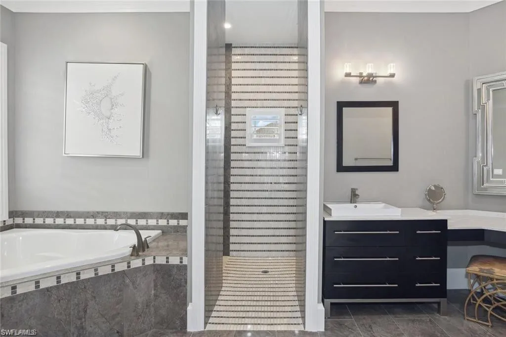 Marco Island, Florida 34145, United States, 4 Bedrooms Bedrooms, ,4 BathroomsBathrooms,Residential,Contingent,85210