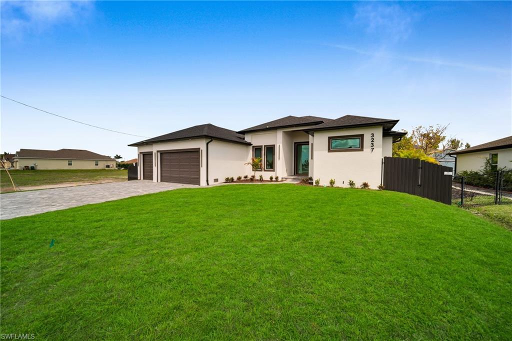 CAPE CORAL - Residential